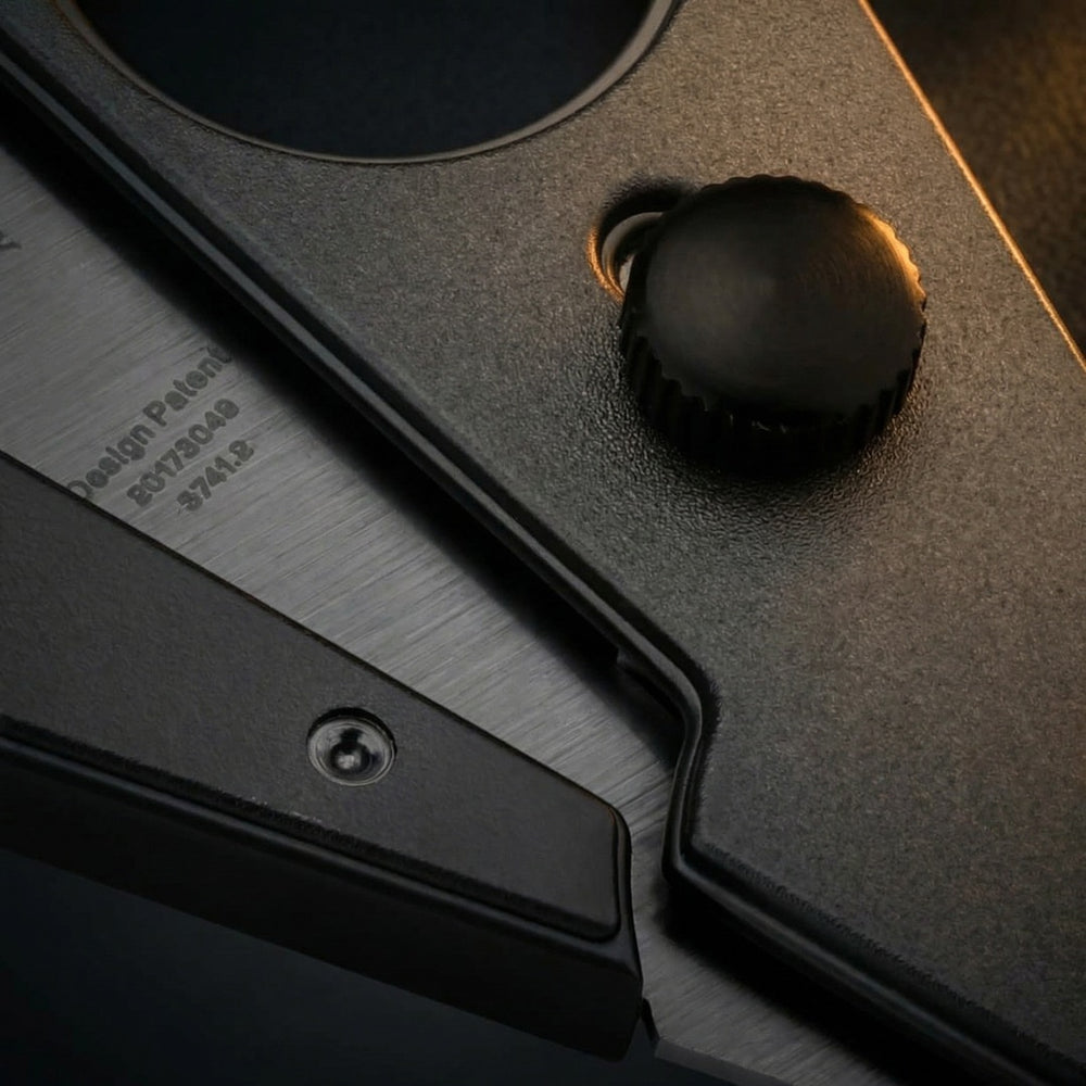 The Vanguard: Dual-Blade Guillotine Cigar Cutter